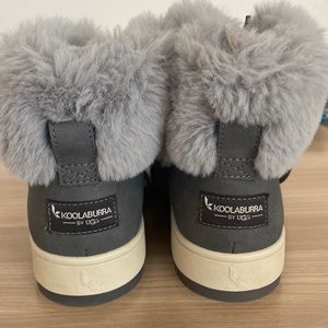 Koolaburra Boots with fur by UGG Size US 6